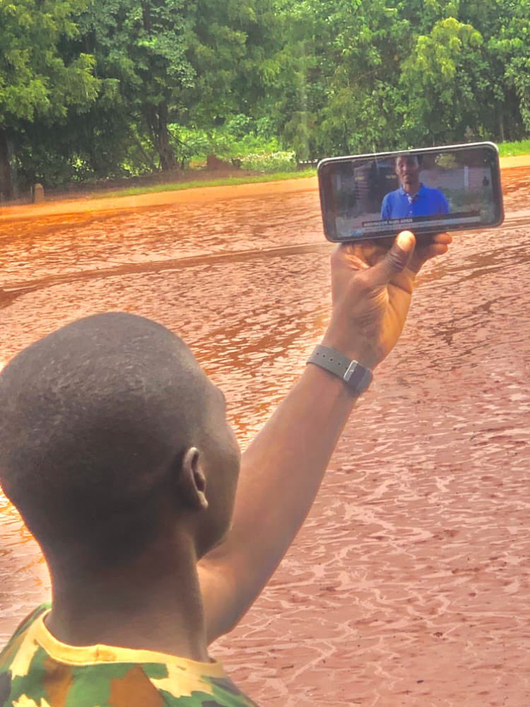 NewsCentralTV's tweet photo. A young Nigerian Soldier in a remote location staying abreast of current happenings on the African continent via News Central @NewsCentralTV 

#NewsCentralonDSTV
#DSTVChannel422 
#NewsCentral 
#NewsCentralTV 
#AfricaFirst https://t.co/aWoh63tlus