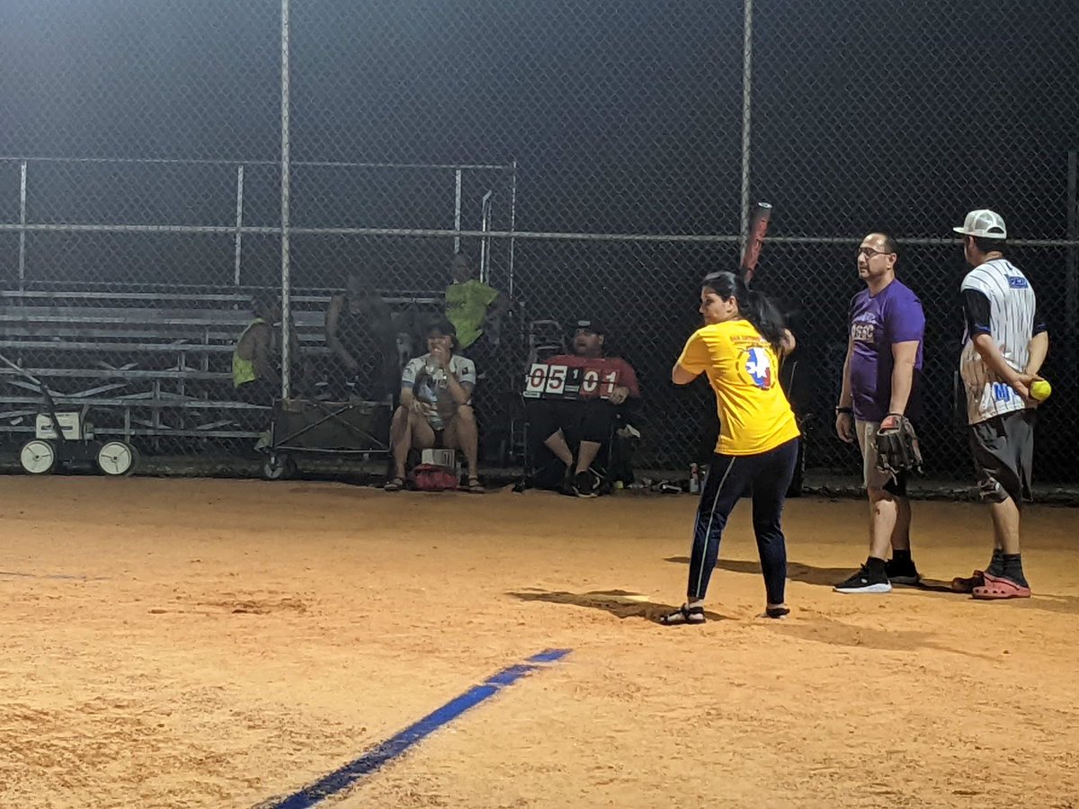FreeseNichols's tweet photo. #FBF: This summer, the #SanAntonio office got together and braved the Texas heat for another fun softball season. We love seeing our employees work together on and off the field! 🥎🥎🥎 #JoinFNI https://t.co/d3HOtNsrdZ