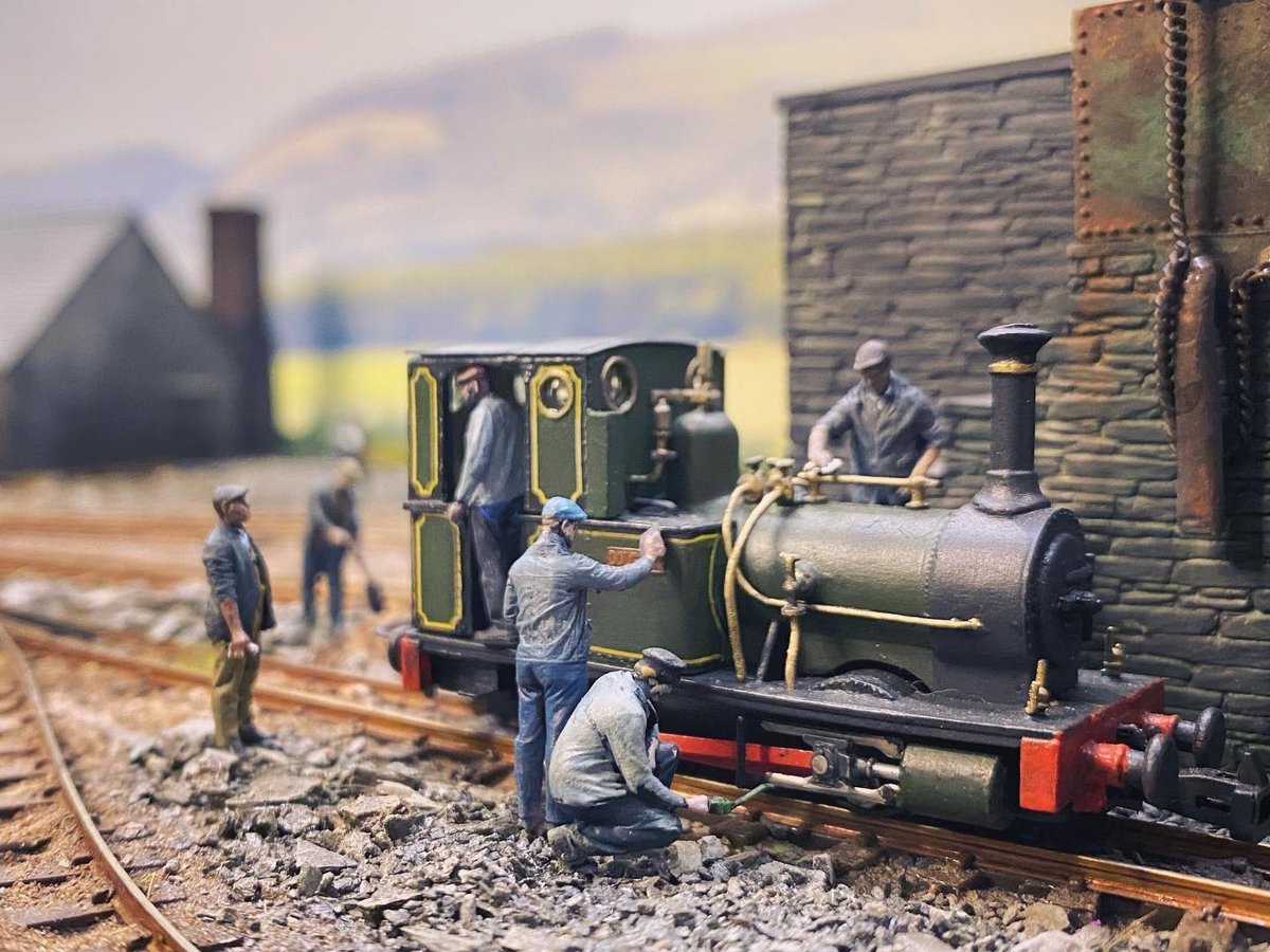Modelu3d's tweet photo. Thank you to Rhydyronen Quarry for sharing this with us on Instagram. 

"A busy start to the day for this old lady!"

Featured products:
1426 Driver using regulator
11321 Shed Staff Bundle 2

#modelrailway  #modelu #modelu3d #tmrguk https://t.co/wh5zJepjzw