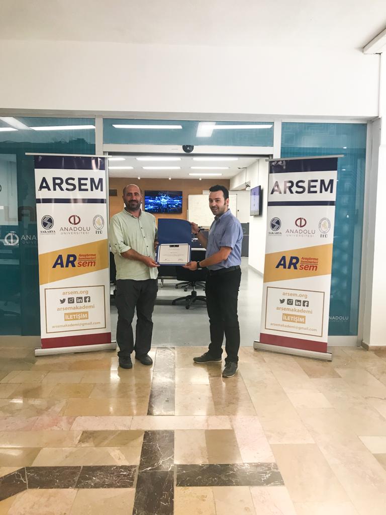 arsemakademi's tweet photo. Batuhan Atasoy hocamız tarafından verilen Python ile Yapay Zeka eğitimimiz BIST-LAB'da tamamlanmış, katılımcılarımız sertifikalarını almıştır.
#arsem #arsemakademi #araştırmaseminerleri #anadoluüniversitesi #bistlab #anadoluüniversitesiibf #pythonprogramming #python #yapayzeka https://t.co/zFRoGQOOQR