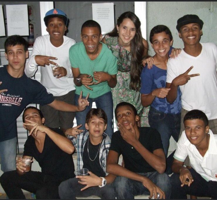 ptkmcoficial's tweet photo. Nessa foto estão EU, JV de VV, Paulo André, Matheus Camilo, enfim.. Itapuã sempre cheio de artistas.. https://t.co/dzHasTf2XK