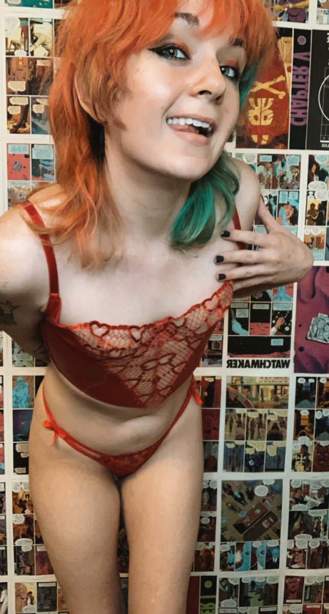 VeeMomme's tweet photo. Wanna see me in less? You’ll love my OnlyFans🥰 https://t.co/ntpqL6nL8O #adultwork #camgirl #onlyfans #onlyfansgirl #onlyfanspromo #of https://t.co/CvVJPUbssE