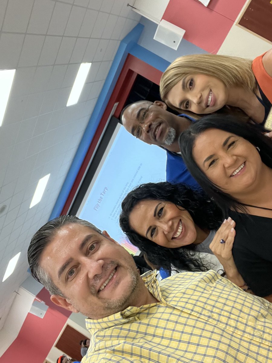 Welcome Back! This will be a great year ⁦<a href="/AE_Gators/">Armstrong Elementary</a>⁩ ⁦<a href="/WaltFBISD/">Walter Valensi 🌎</a>⁩ ⁦<a href="/nensi_luera/">Nensi Luera</a>⁩ 🤩✨⭐️💫