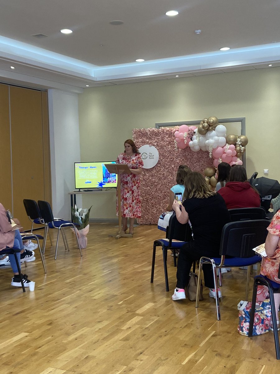hannahmsb's tweet image. Great afternoon at the launch of our new hub @theparentrooms. Seeing families in the parents area and kids playing was just the loveliest thing!  Feeling very proud of @michellebradley, the staff and our volunteers, and very privileged to be on the board. #circleofsupport