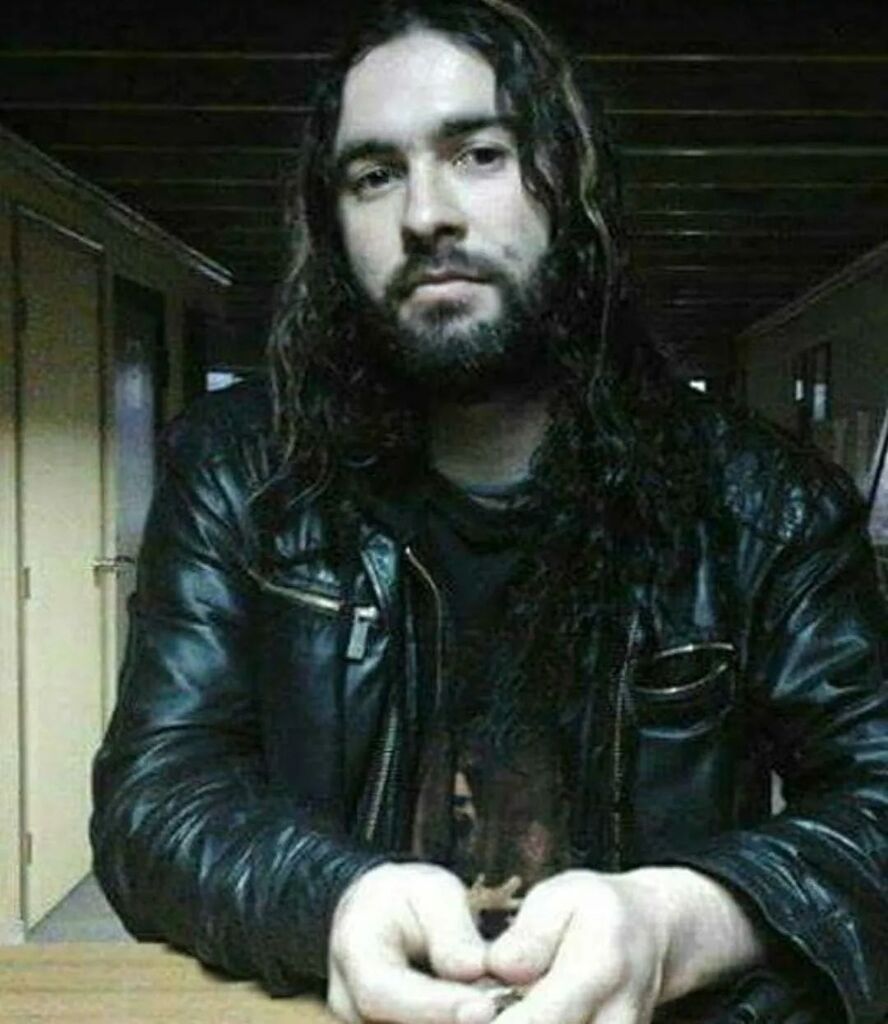 laxlruiz's tweet photo. Proyectos varios y eventos interesantes para el verano se viene.
Buen día
.
#work #chascon #rocker
#airmetal #glamrock #gunner #rocker #rocknroll #metal #love #musician #heavymetal #art #instagood #band #hardrock #alternative #glam #punk #metal https://t.co/YRt41AKvs2 https://t.co/BNMaYO6kfR