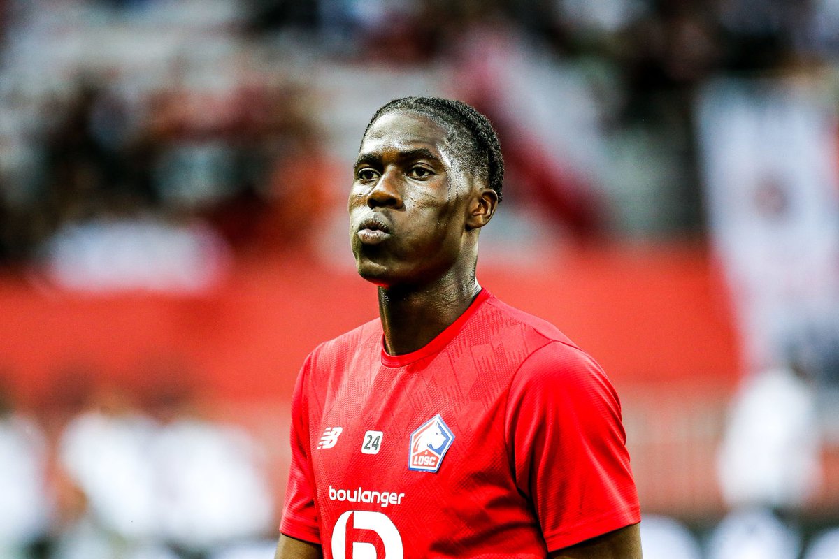 NsnoTalks's tweet photo. Everton have completed the signing of Belgium international midfielder Amadou Onana. 

Roberto Martinez has close ties with Everton and it is thought he offered a glowing report on the young star who is likely to force his way into the World Cup squad.

[via @MaddockMirror] https://t.co/ylWvAcx5bL