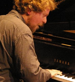 newjazzword's tweet photo. A #fine + #final send off #BlueVertical @OOYHRecords
w. its #inspired playing never suggests it's #MarioPavone's #final CD as @daveballou1 #trumpet #MattMitchell (pic:#SOConnor) #piano + @tdrumr41
interpret the #bassist's tunes Review: https://t.co/ZbC2ntFFPT
#NYC #improvjazz https://t.co/B8z3NlY6th