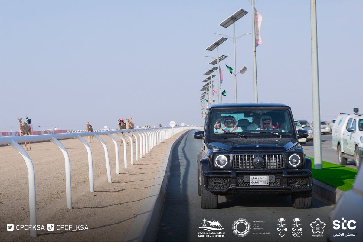 cpcfksa's tweet photo. سمو الأمير فهد بن جلوي بن عبدالعزيز بن مساعد نائب رئيس اللجنة الأولمبية والبارالمبية السعودية رئيس مجلس إدارة #الاتحاد_السعودي_للهجن في جولة تفقدية لـ #مهرجان_ولي_العهد_للهجن استعداداً للسباق النهائي https://t.co/NF7LugO2lR