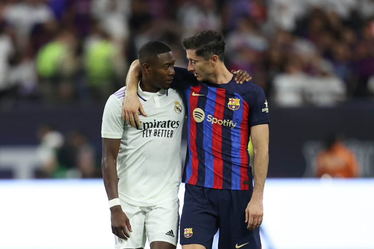 relevo's tweet photo. España 🇪🇸 dos vías*
 
📌 Movistar: acuerdo con DAZN. TODO el fútbol. 🫰 79,65€/mes hasta 2023. Después, 107.90€/mes.
 
📌 Orange: acuerdo con Movistar y DAZN. TODO el fútbol.
🫰 100€/mes. Nuevos clientes, 85€/mes (12 meses).
💸 SMI 1166€ brutos/mes.
 
*Obligatorio internet https://t.co/a9JXL0HEIJ