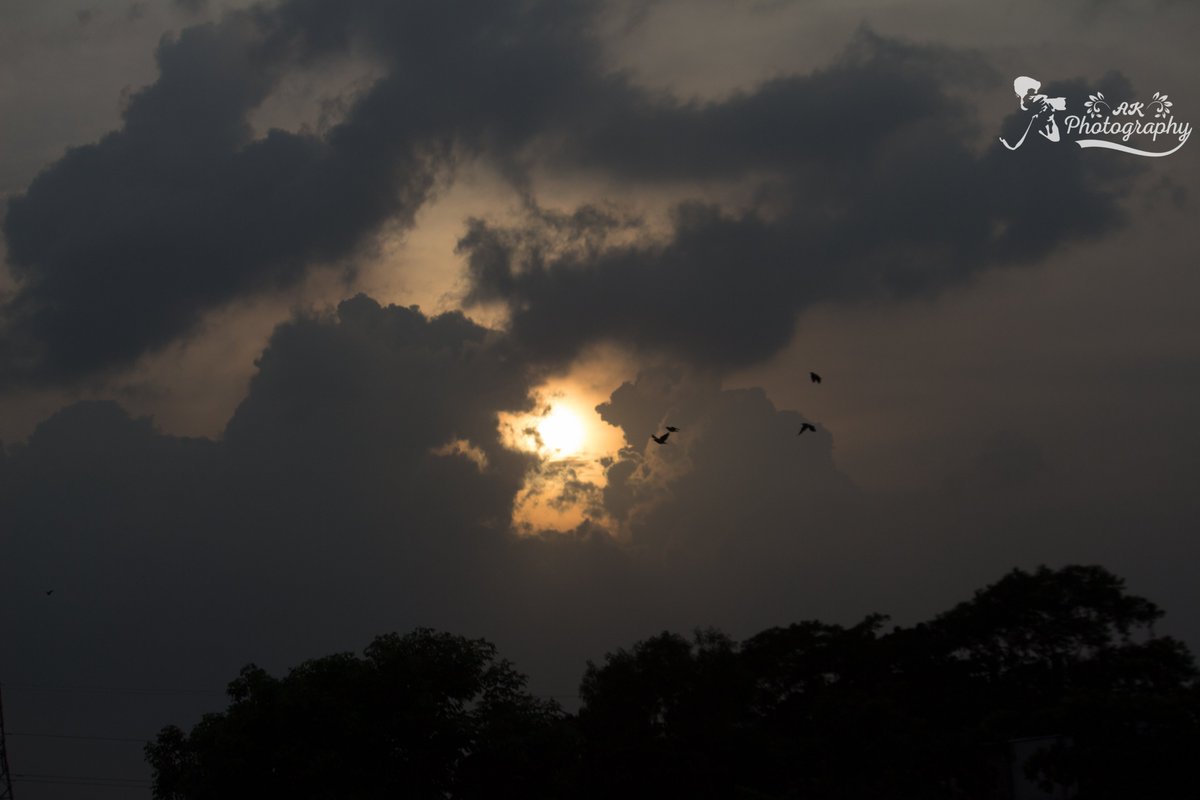 akphotographybd's tweet photo. #Abdul_Kaiyum #akphotography #sunset #sunsetphotography #skyphotography #clouds #contributor https://t.co/xP7THcnw86