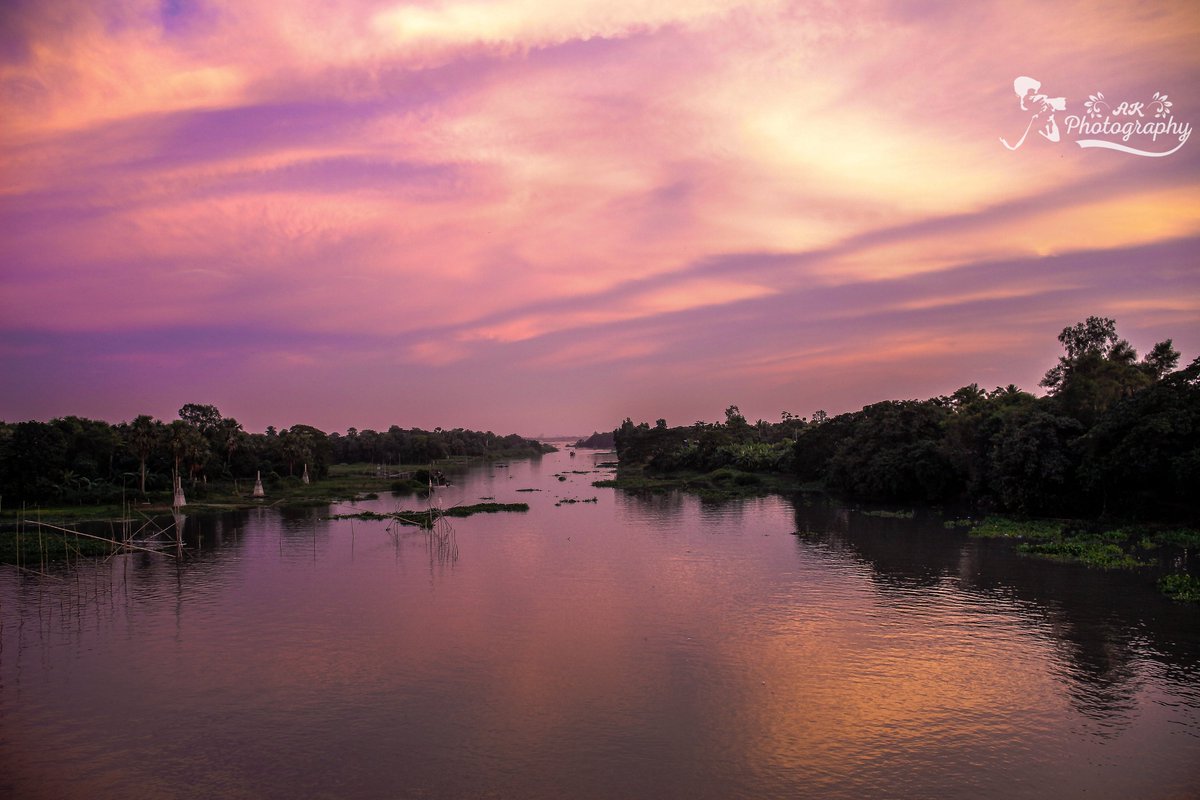 akphotographybd's tweet photo. #Abdul_Kaiyum #akphotography #sunset #sunsetphotography #skyphotography #clouds #contributor https://t.co/0FV2pfNx5V