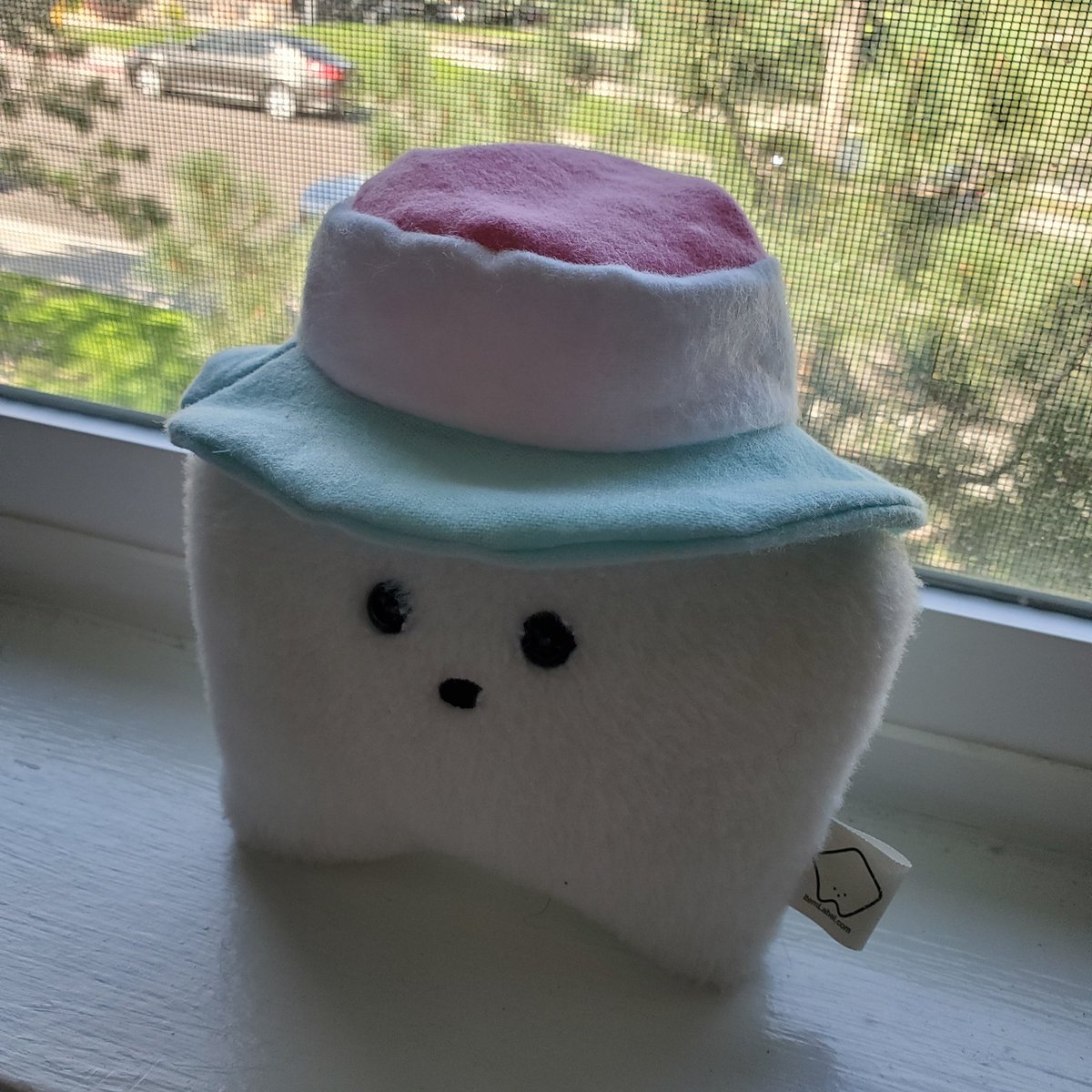 sucklet7's tweet photo. modeling my brand new hat that the human made for me.
#sucklet. #hatlet. @itemlabel. https://t.co/h4PB3Hi77T