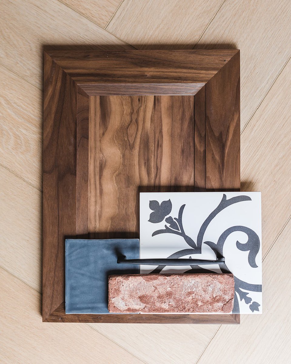 Friday Flatlay!
•
Flooring - Luxury Vinyl - Easy Stroll
Collection - SureWood Plus
•
Design by @caireenkennedy
•
Visit our website and order free samples!
Product link in the bio.