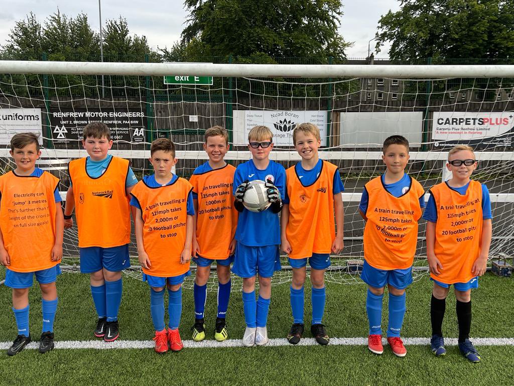 RenfrewFCYouth's tweet photo. 💪Renfrew FC 2011 &amp; 2009 training NetworkRail theme this week was about not trespassing to retrieve a football. 
💰💰£1000 fine for a £10 football? No chance ! 🤪

@ScottishFA @ScotFAWest 
@NetworkRailSCOT 
@BTPWestScot
@gavnewlandssnp
@NatalieDon_ https://t.co/HE8kSapebG
