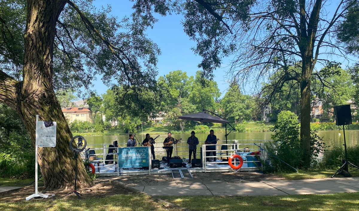 StratfordMusic's tweet photo. Barge days are the best days🦢☀️
🎵: The Imbayakunas
#summermusic #stratfordsummermusic #worldinaweekend https://t.co/NupmTEmoyE