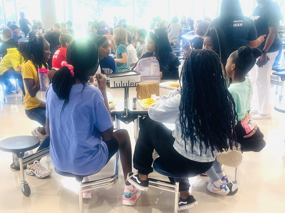 APSHoward's tweet photo. Nutrition and socializing is a big part to it all! Letโs eat!! #RamFam #GORams #dthoward #apsconnected #apsleaders #wereabigdealperiod #atlantapublicschool #RamsRiseUp @DrLisaHerring @apsupdate @TheAlishaTorres https://t.co/ULmQbZVWZf