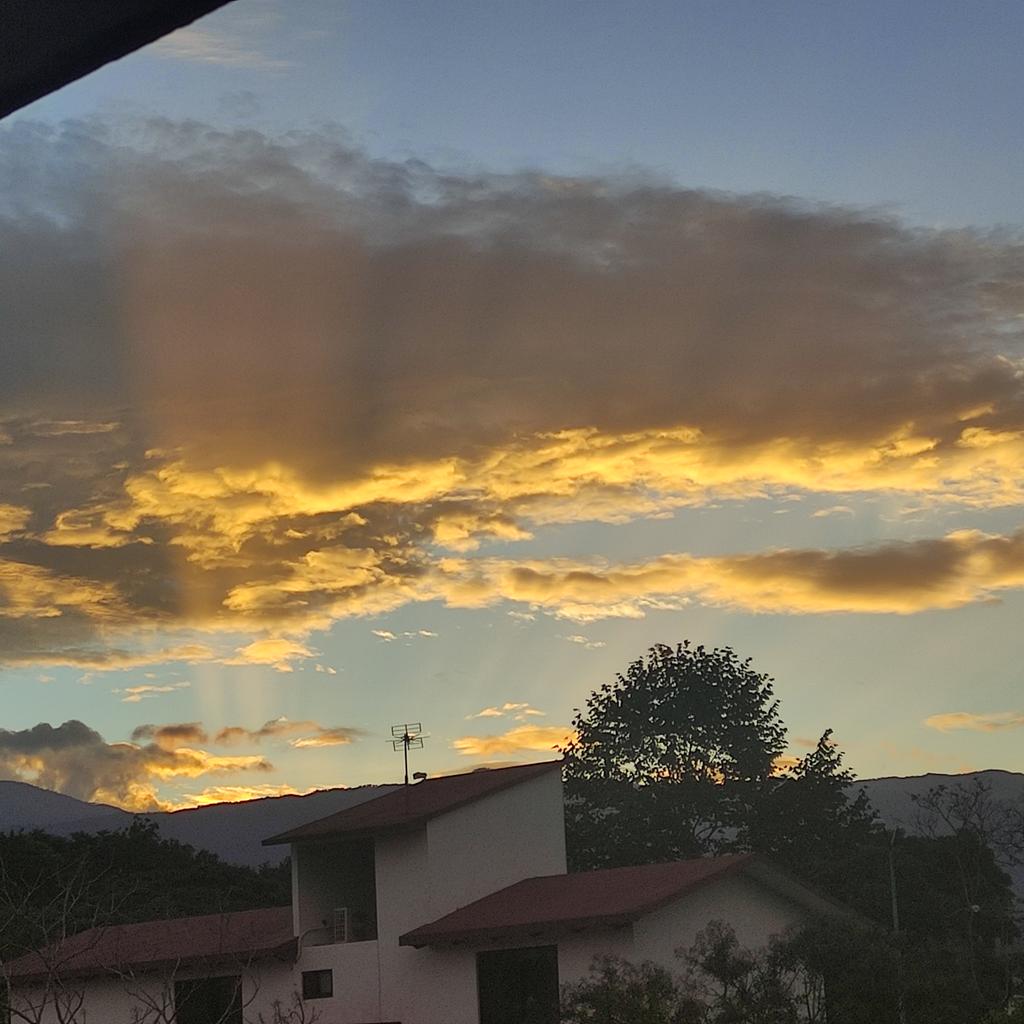 MarisolCoatepec's tweet photo. @marisolcoatepec 
Maravilloso atardecer en mi tierra del café, Coatepec pueblo Mágico! https://t.co/m1ZzQIAnuq