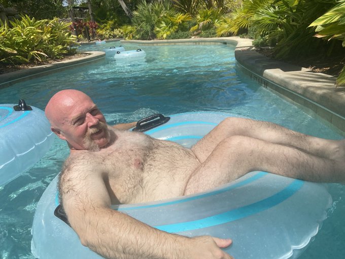 The way he is sitting in his inner tube&hellip; Ed looks naked! https://t.co/iMWo92FU8A<a href="/tag/gayprowrestling"class="tags"><span>#gayprowrestling</span></a><a href="/tag/johnnycourageous"class="tags"><span>#johnnycourageous</span></a><a href="/tag/stlouishe"class="tags"><span>#stlouishe</span></a>