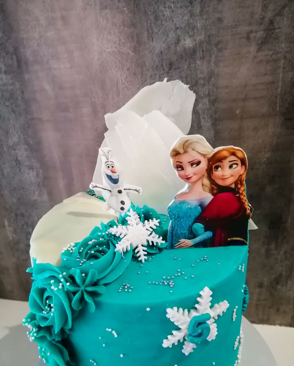 RamadimetjaCre's tweet photo. Frozen🤩❄️
#pta #pretoria #pretoriabaker #ptabaker #cakes #birthdaycake #kidscakes #frozen #elsacake #ramadimetjacreations #SmallBusiness https://t.co/yAA1pTd404