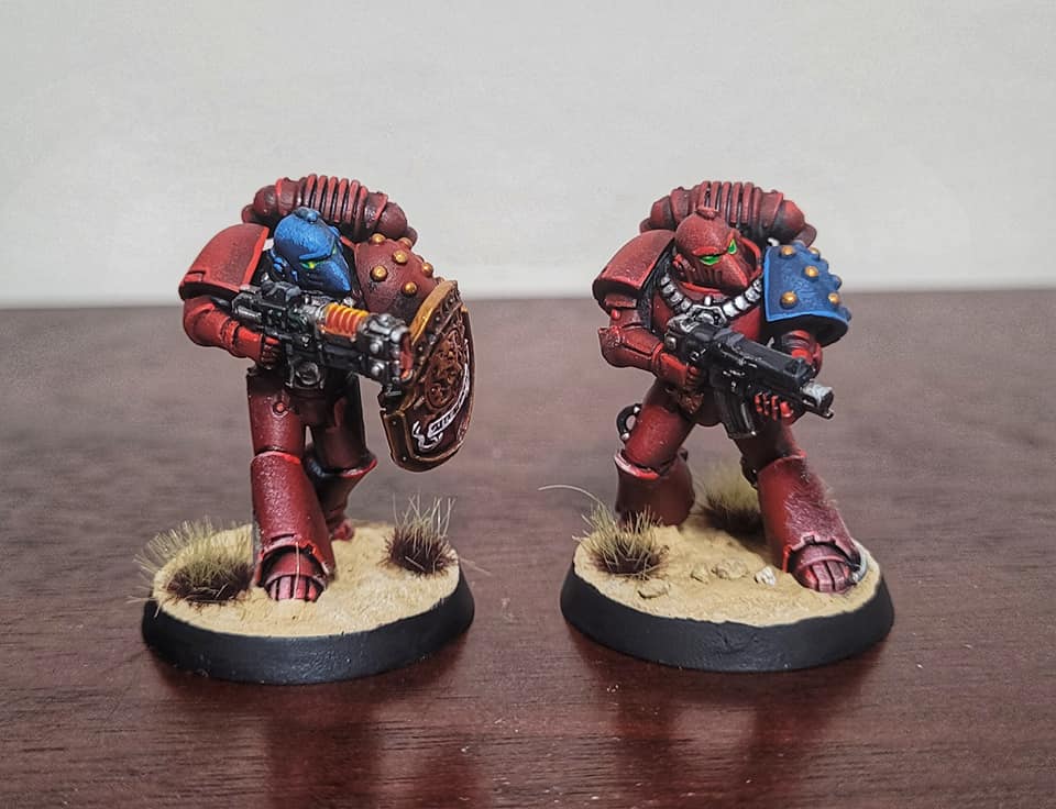 CastleRadgoski's tweet photo. My first test models for my horus heresy Blood Angels! I've splashed in blue to represent that this company still holds deep ties to the chapter's Neptune campaign early in the retaking of the sol system. 

@WarComTeam #horusheresy #warhammer40000 #miniaturepainting #miniatures https://t.co/pBY9kdkb49