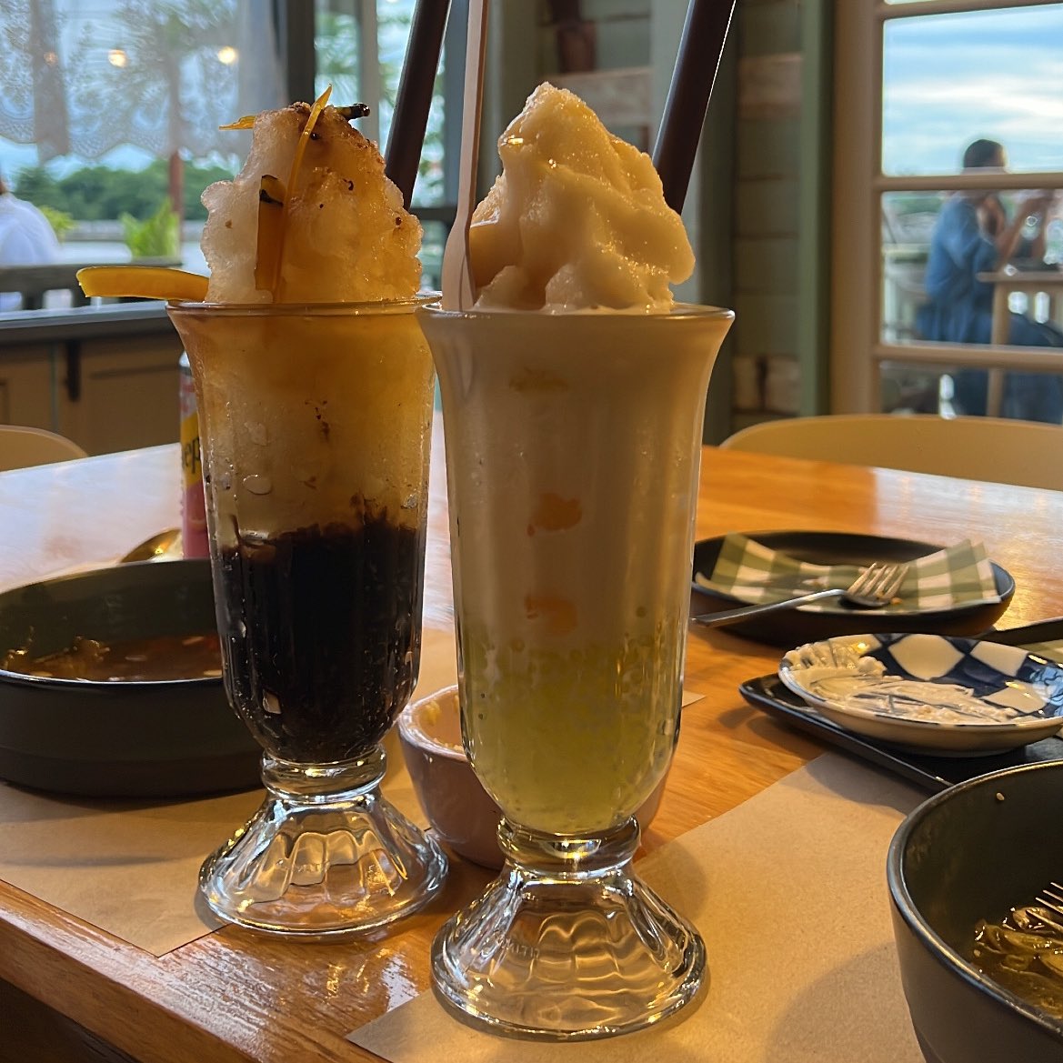 salmonmuumee's tweet photo. ที่ร้านบรรยากาศดีมากกกก ส่วนตัวแนะนำรอบเย็นนะคะ สอบถามทางเพจ https://t.co/BL1Wx2t7pU ได้เลยงับ☺️ https://t.co/jY2UN8ypIH