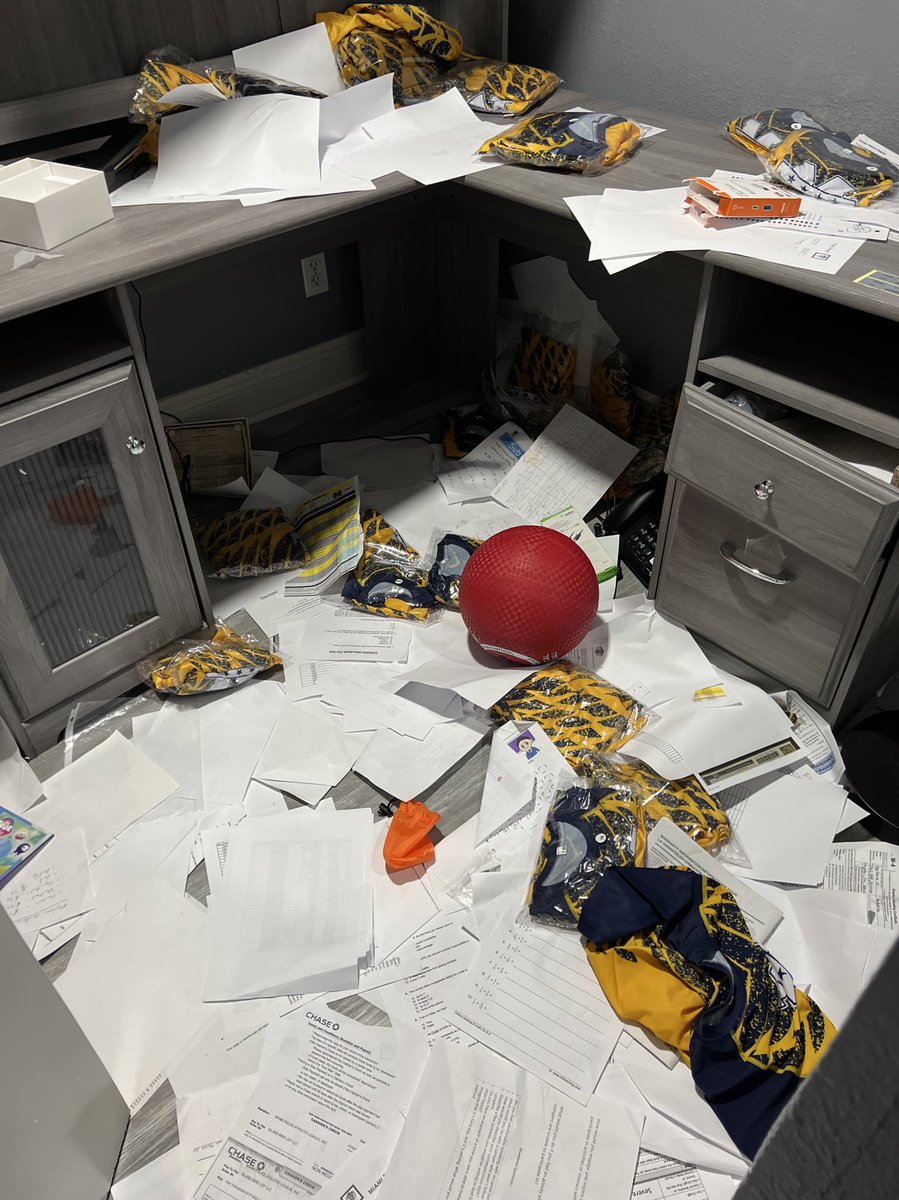 I want to thank the cowardly thieves that broke into our <a href="/MPD_PAL/">Miami PAL</a> youth center in Little Haiti &amp; stole several computers while also finding the time to ransack the place. Your actions have made the bond between this community &amp; <a href="/MiamiPD/">Miami PD</a> that much stronger. Thks again <a href="/CityofMiami/">City of Miami</a>