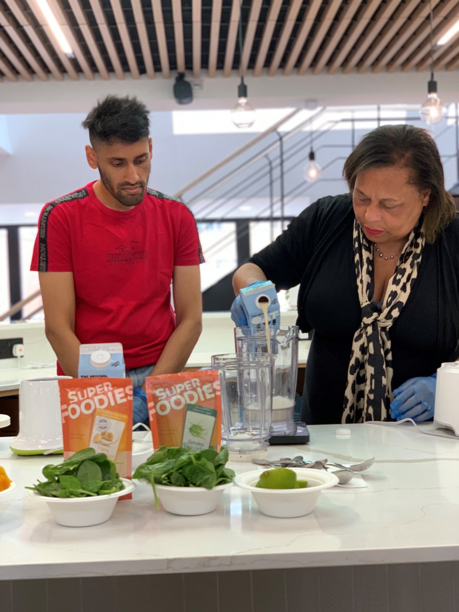 BoltBurdonKemp's tweet photo. This week, as part of our #WellbeingWednesdays, nutritionist @lilysoutter delivered a fab, interactive smoothie workshop. We made some nourishing smoothies to help support energy, immunity and skin & gut health. Delicious and very informative! #LifeatBBK #BBKHealthAndWellbeing https://t.co/0PD2PRBekt