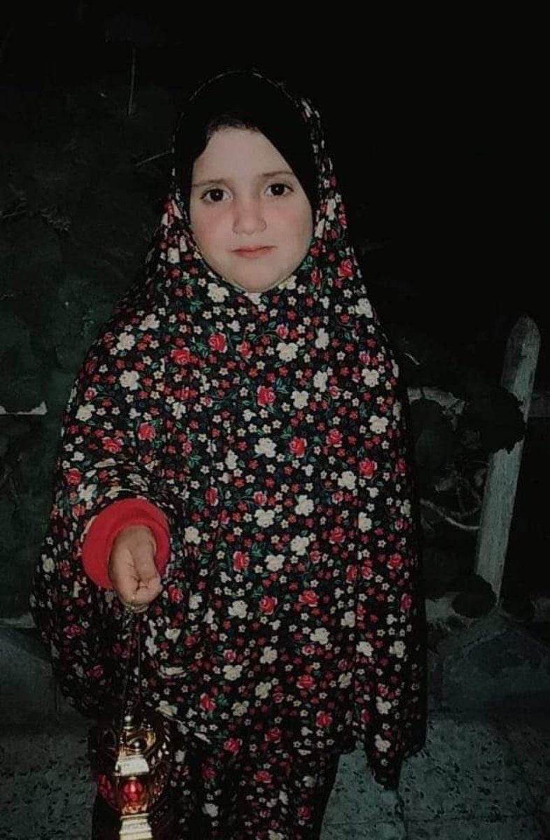 MohamadAhwaze's tweet photo. الطفلة الفلسطينية آلاء قدوم من غزة، قتلت أمام باب بيتها بغارة صهيونية إرهابية حقيرة https://t.co/8bw2EkG5xv