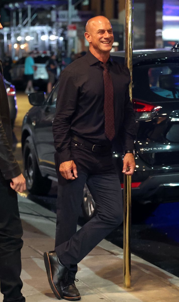 MeloniProject's tweet photo. Christopher Meloni on the set of Law & Order: Organized Crime yesterday (8/4/22) 🧵 https://t.co/Z8rZHjrWWs