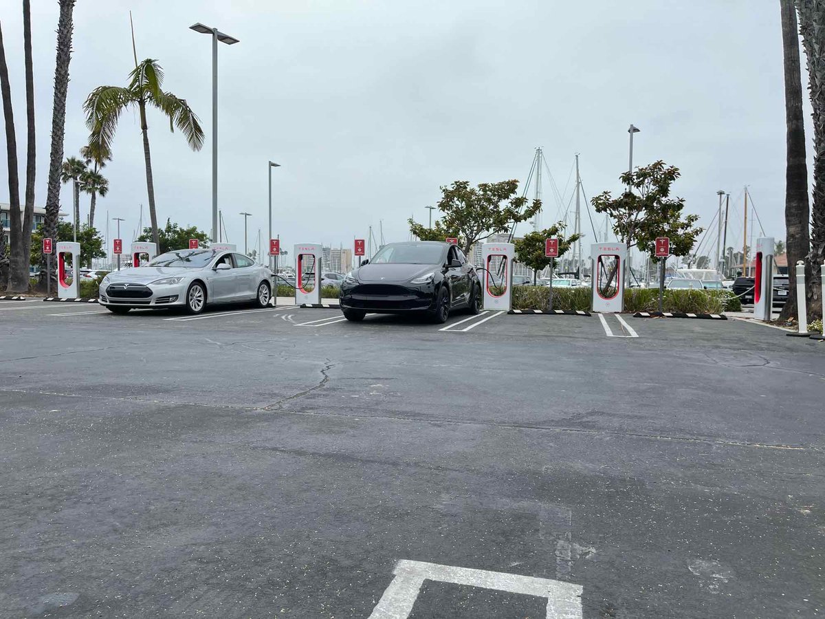 New Tesla Supercharger: Marina Del Rey, CA - Valet (8 stalls) tesla.com/MarinaDelReyCA…