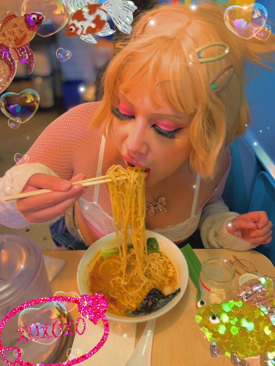 bucklebimbo's tweet photo. ☆*:.｡. Let’s cyber all night long  o(≧▽≦)o .｡.:*☆ https://t.co/MJG5QV1Dgt