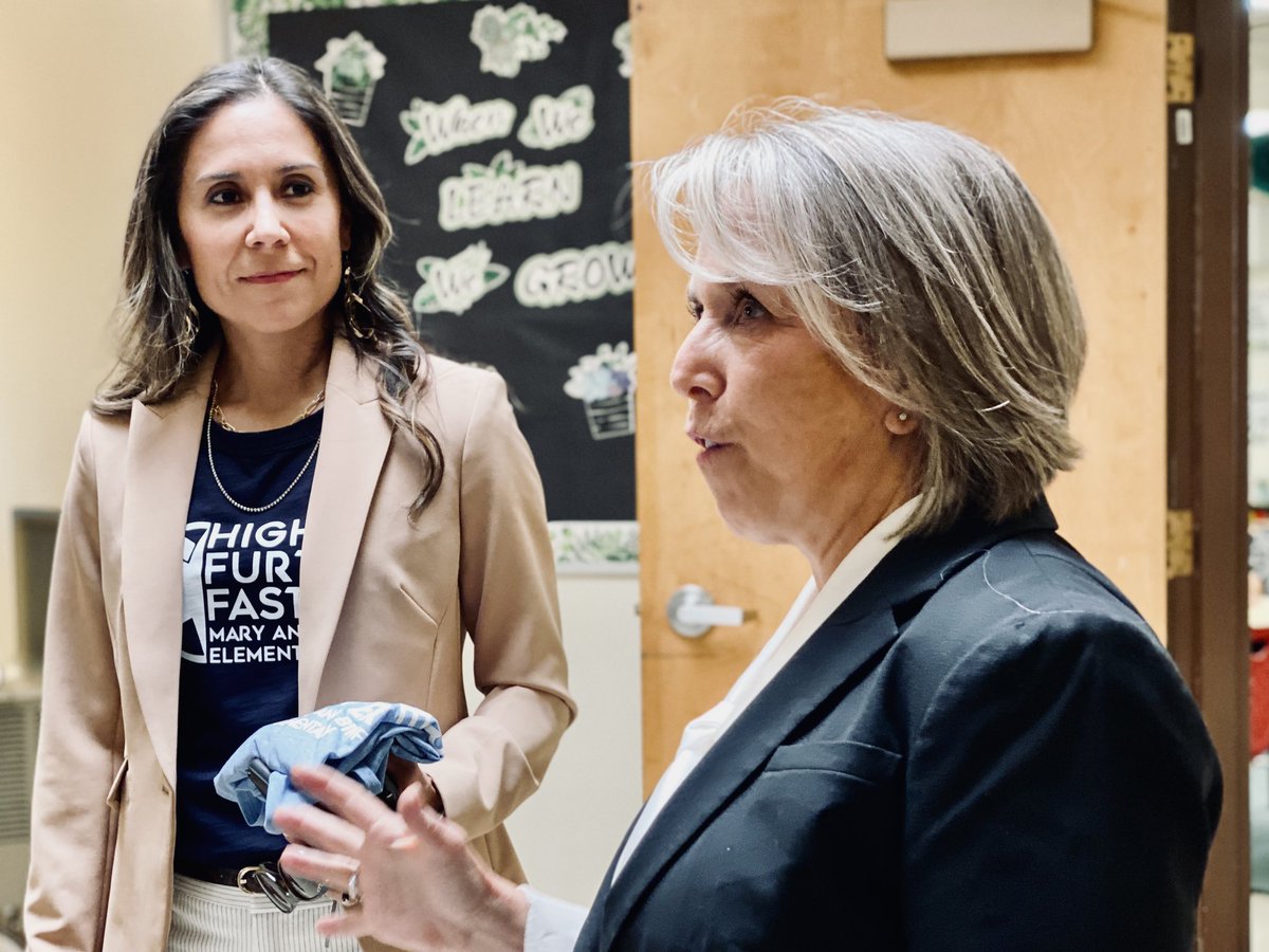 SalazarAPSz2's tweet photo. Governor @GovMLG visit at Mary Ann Binford! Great work @MaryAnn_Binford!!! #APSconnects @Zone2Assoc8 https://t.co/GFmwRe28Pa
