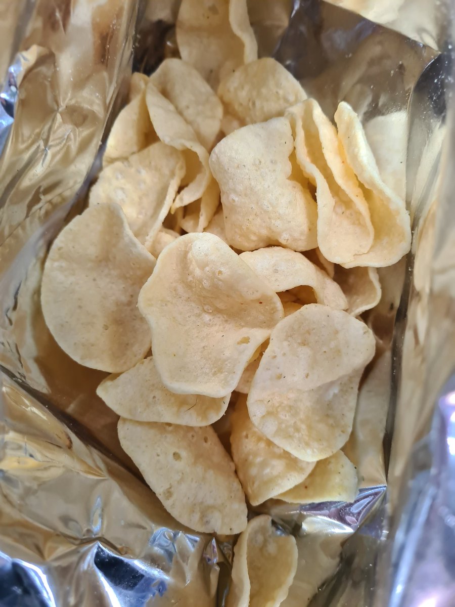 Alice Hassall (@aliceandidiots) on Twitter photo Oi <a href="/walkers_crisps/">Walkers Crisps</a> what sort of evil prank is this? I was so excited for these bad boys and they're plainer than a plain thing! No flavouring whatsoever; not even a hint 🤨 You ok hun? Oi <a href="/walkers_crisps/">Walkers Crisps</a> what sort of evil prank is this? I was so excited for these bad boys and they're plainer than a plain thing! No flavouring whatsoever; not even a hint 🤨 You ok hun?
