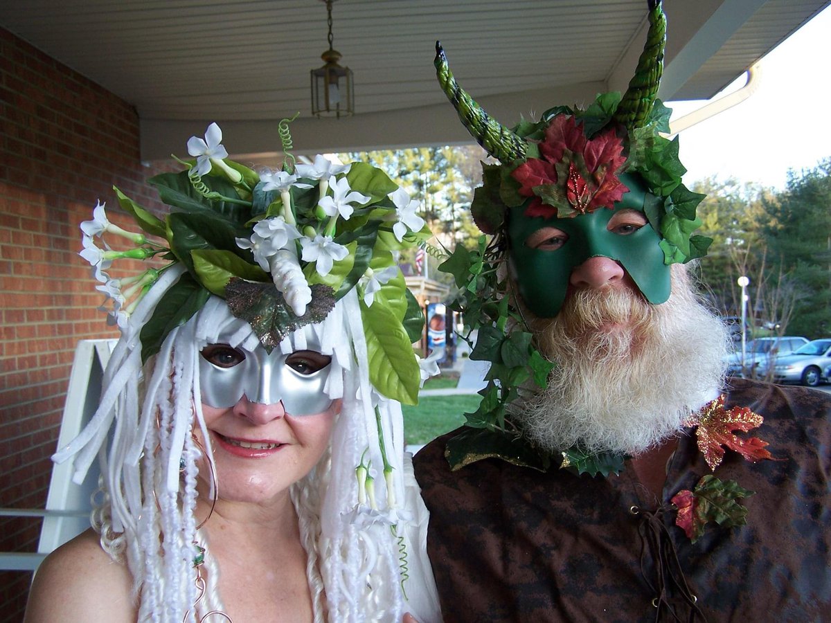 1apprenfaire's tweet photo. Your chance to feast like a king and dance the night away with our court is slipping away! Tickets are only on sale until MIDNIGHT! Now then make haste or you shall miss out until next year! 🎭

https://t.co/80pZJYDlH3

#ARFTMasqueradeBall2022 #GreeneCountyTN #apprenfaire https://t.co/GMh8NCwTxe