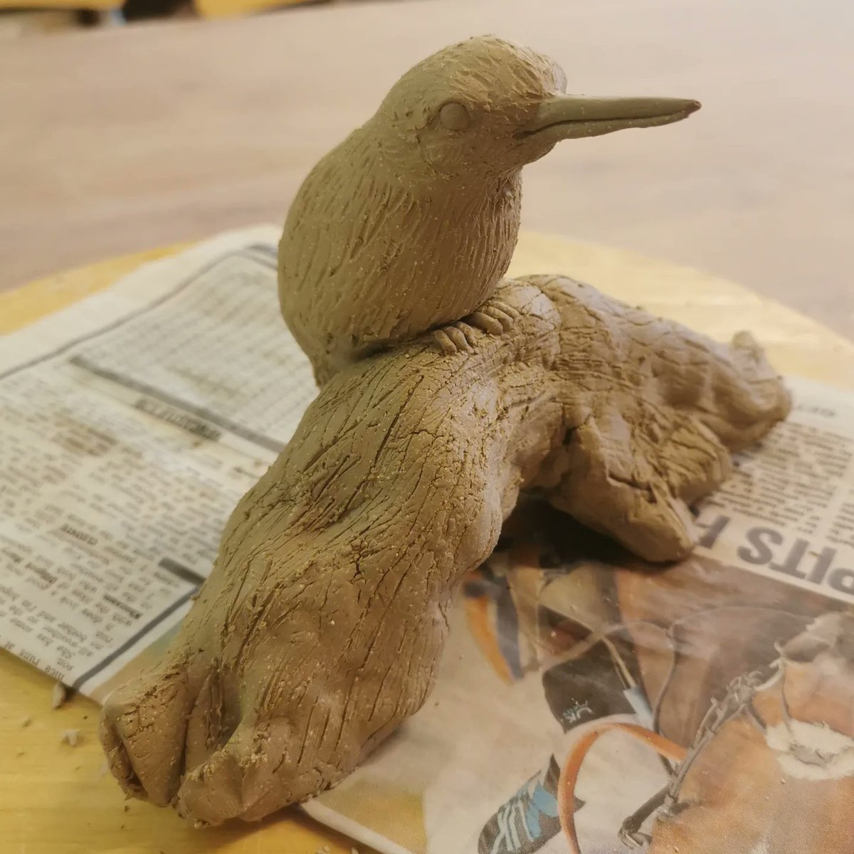 King28Sarah's tweet photo. Today I indulged in what I love... Sculpting! .. One of my favourite birds too.. 😁

#birds #sculpture #sculptor #handmade #clay #claycreations #lotsofideas #art #kingfisher https://t.co/CVl1v3SF6R
