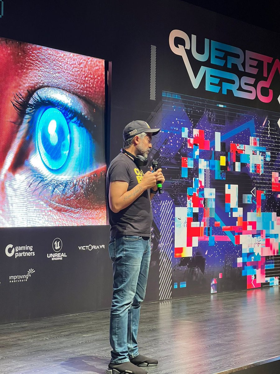 bloqueqro's tweet photo. ¡Casa llena escuchando al crack de cracks! @bilbeny muchas gracias por esta gran experiencia en #Queretaverso… la comunidad que llegó para quedarse en #Querétaro. https://t.co/yHumBolEBJ