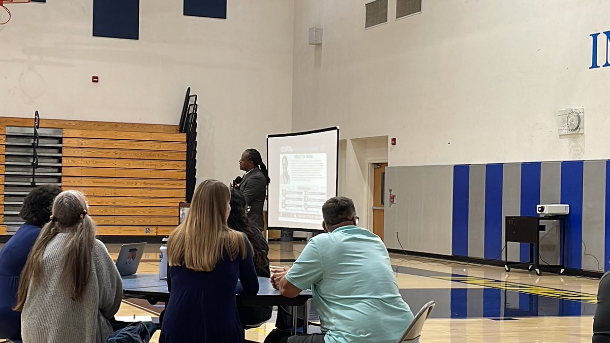 MrsReilly2WR's tweet photo. Getting ready for the new school year @IHS_TIGERS Inderkum High School with my @WitterRanchElem teammates! #diversity #culturallylinguisticallyresponsiveteaching  @NatomasUSD #alwayslearning @sharroky #validate #affirm #build #bridge https://t.co/NXbim7vgBP