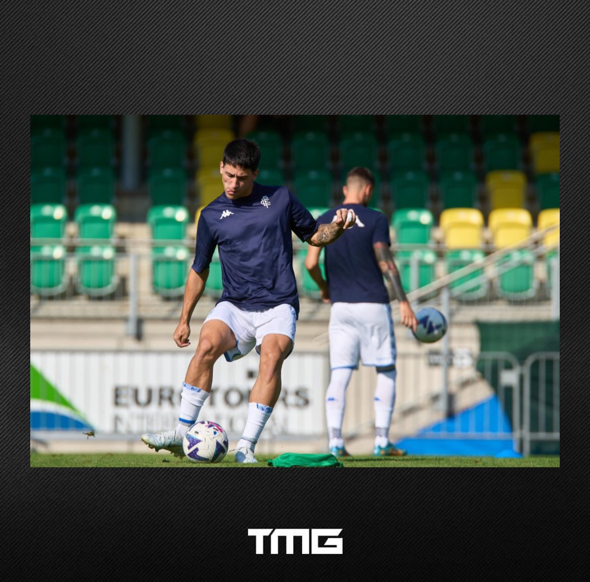 TMGFootball's tweet photo. PRONTO ✅

Martín listo para el debut oficial con la camiseta de @EmpoliCalcio 

Martín ready for official debut 
#Empoli

#satriano #tmg #uruguayo #italia https://t.co/tjPJTmVLMu