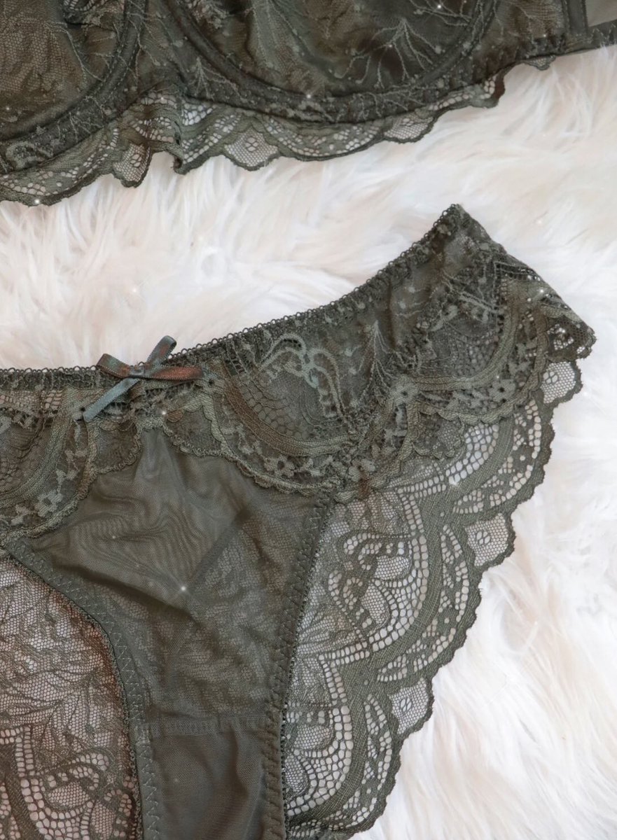 panqi92597447's tweet photo. This is Skarlett Blue, a design brand from new york. This underwear is exquisite and lightweight, with clear lace cups and full quality. The back is made of seamless fabric, and the comfort is 100%, which fully reflects its beauty and practicality. https://t.co/6r2cCGuRQ8