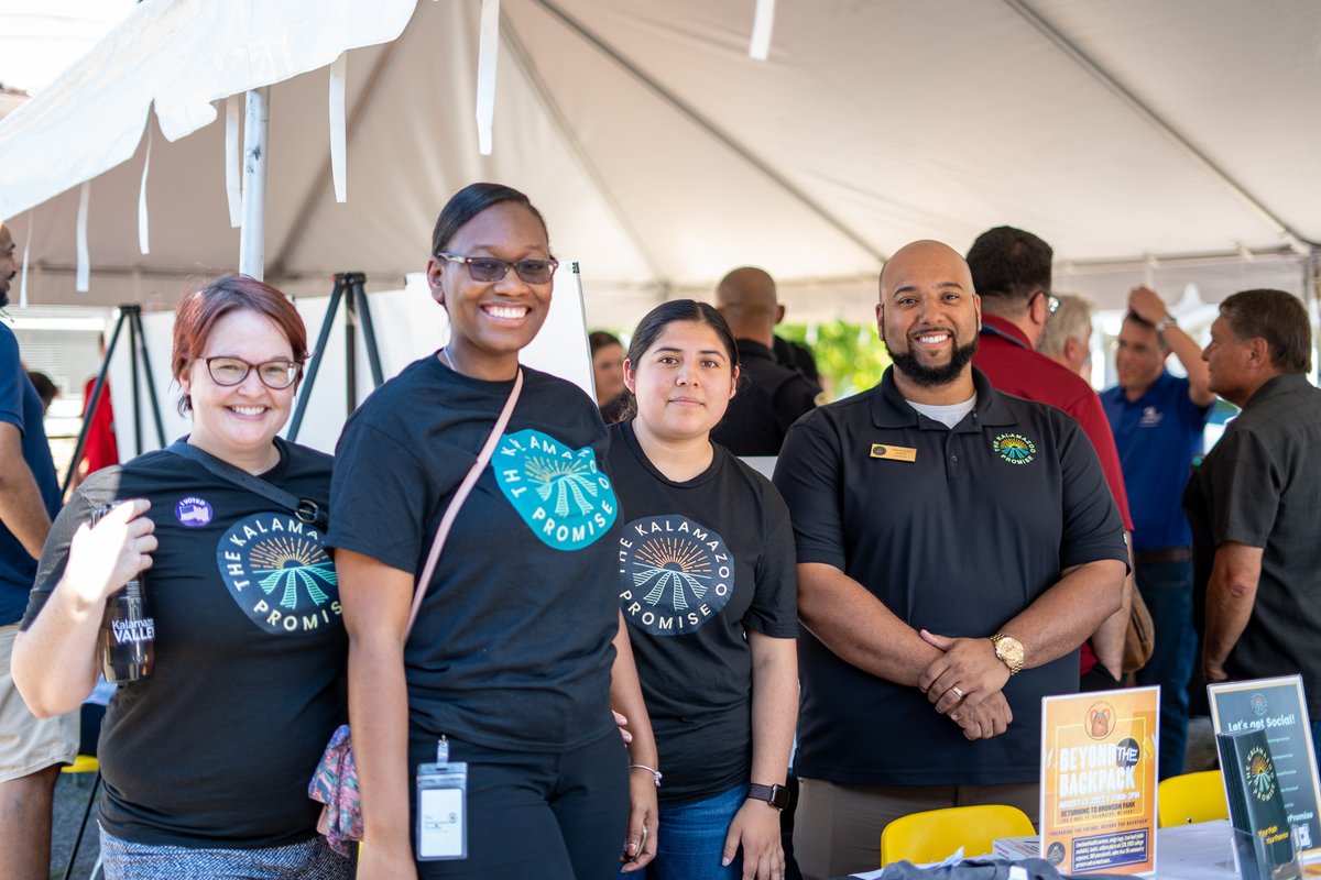 KzooPromise's tweet photo. National Night Out- "It's Career Time!" was a success! Thank you to everyone for coming out and enjoying the night with us and NACD! π #YourPathYourPromise https://t.co/UKS4vOUoBt