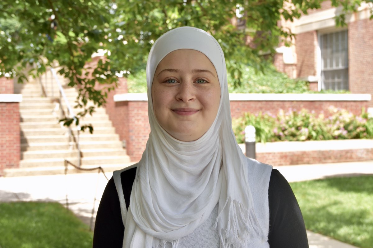 The next #REU student in our series is Dana Allababidi. She is working with REU student Nyssa Engebo to develop models of how drugs move through 231 spheroids to better understand the path and influence of drugs in the body. Connect with Dana on LinkedIn ow.ly/hRCW50K1yua