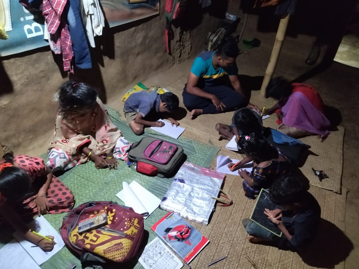 Rotaract_3262's tweet photo. Rotaract Club of Cuttack Central
Rotaract Club of Cuttack Central successfully conducted PATHSHALA at 42 mouza, Cuttack wherein 2 Rotaractors were present.
#rotaract
#rotary
#rotaryinternational
#Pathshala
#educationforall
#rotaractpower https://t.co/NfzoGE07Ig