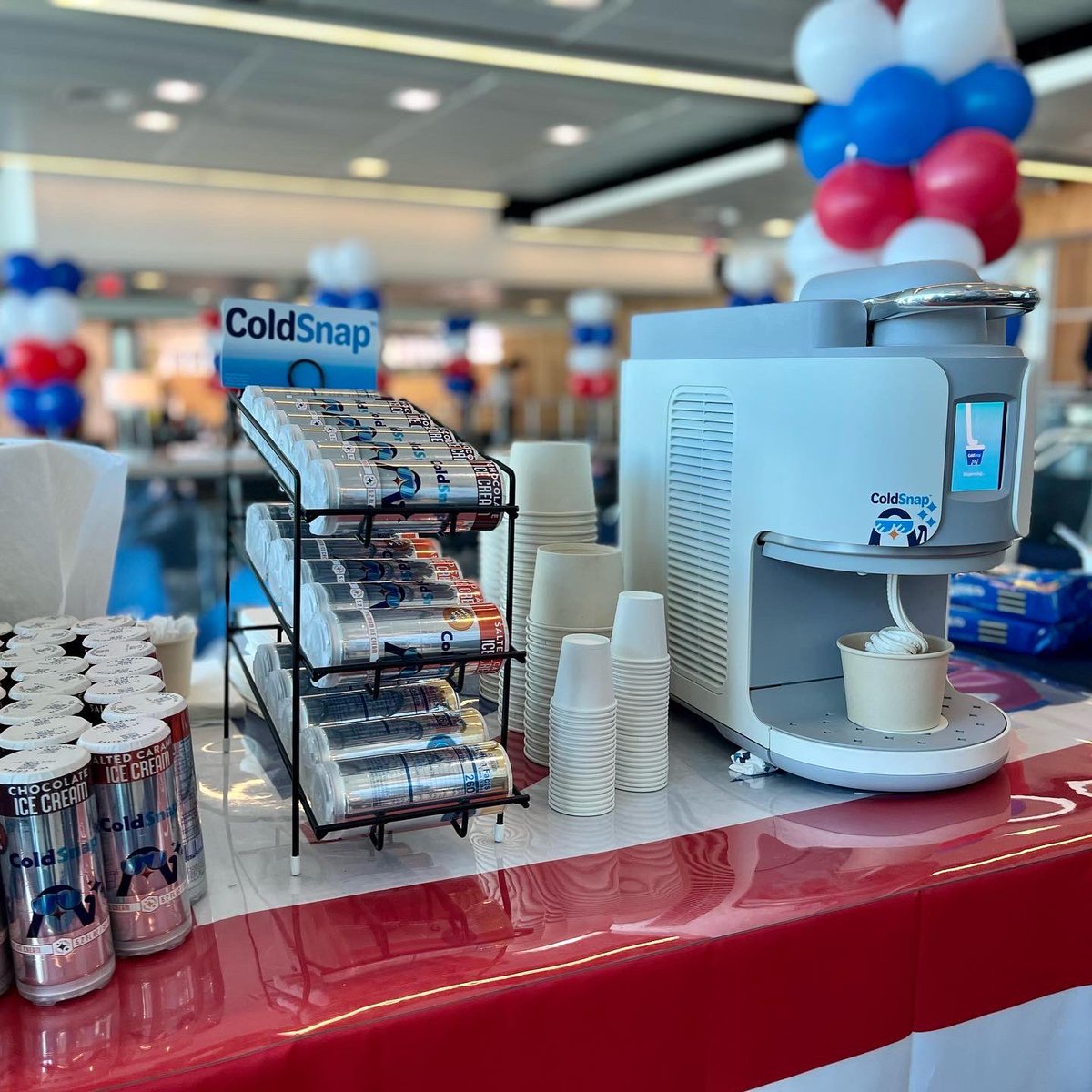 coldsnap_chill's tweet photo. #AlwaysChillย at JetBlue's inaugural flight from Boston Logan to London Gatwick. It was a great day and thank youย @JetBlueย for including us in your special event!
#JetBlue #Logan #Gatwick #London #Innovation #IceCream #StartUp #ColdSnap #AllowsChill https://t.co/KVOmbiASKY