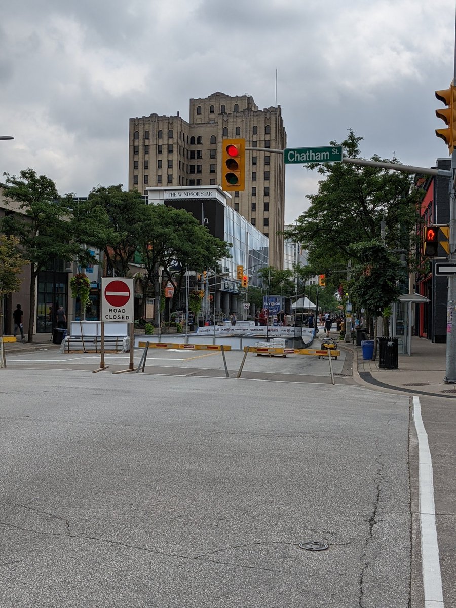 wpsSean's tweet photo. Come to downtown @CityWindsorON for some exciting street hockey. 9 temporary rinks are set up throughout downtown Windsor. @WindsorPolice https://t.co/so7Jtg7W2m