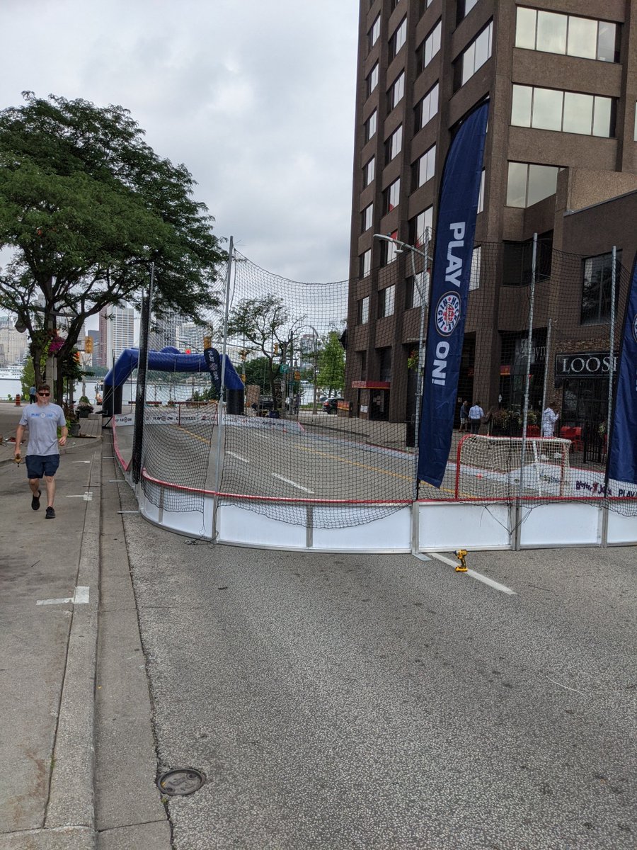 wpsSean's tweet photo. Come to downtown @CityWindsorON for some exciting street hockey. 9 temporary rinks are set up throughout downtown Windsor. @WindsorPolice https://t.co/so7Jtg7W2m