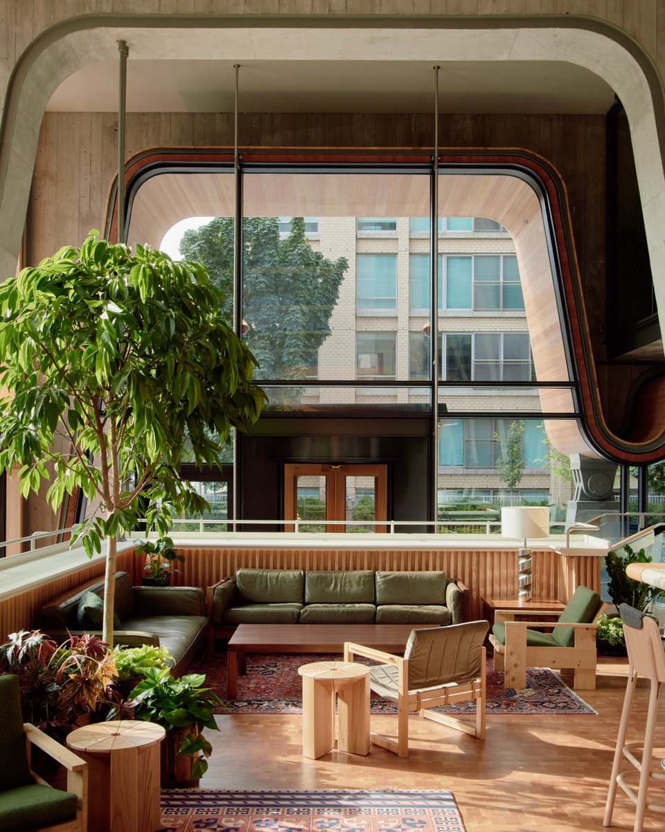 archinect's tweet image. Inside the 'robust' new Ace Hotel Toronto by Shim-Sutcliffe Architects 

arcnct.co/3da78cv

#ShimSutcliffeArchitects #TorontoArchitecture #AceHotel 📸 William Jess Laird