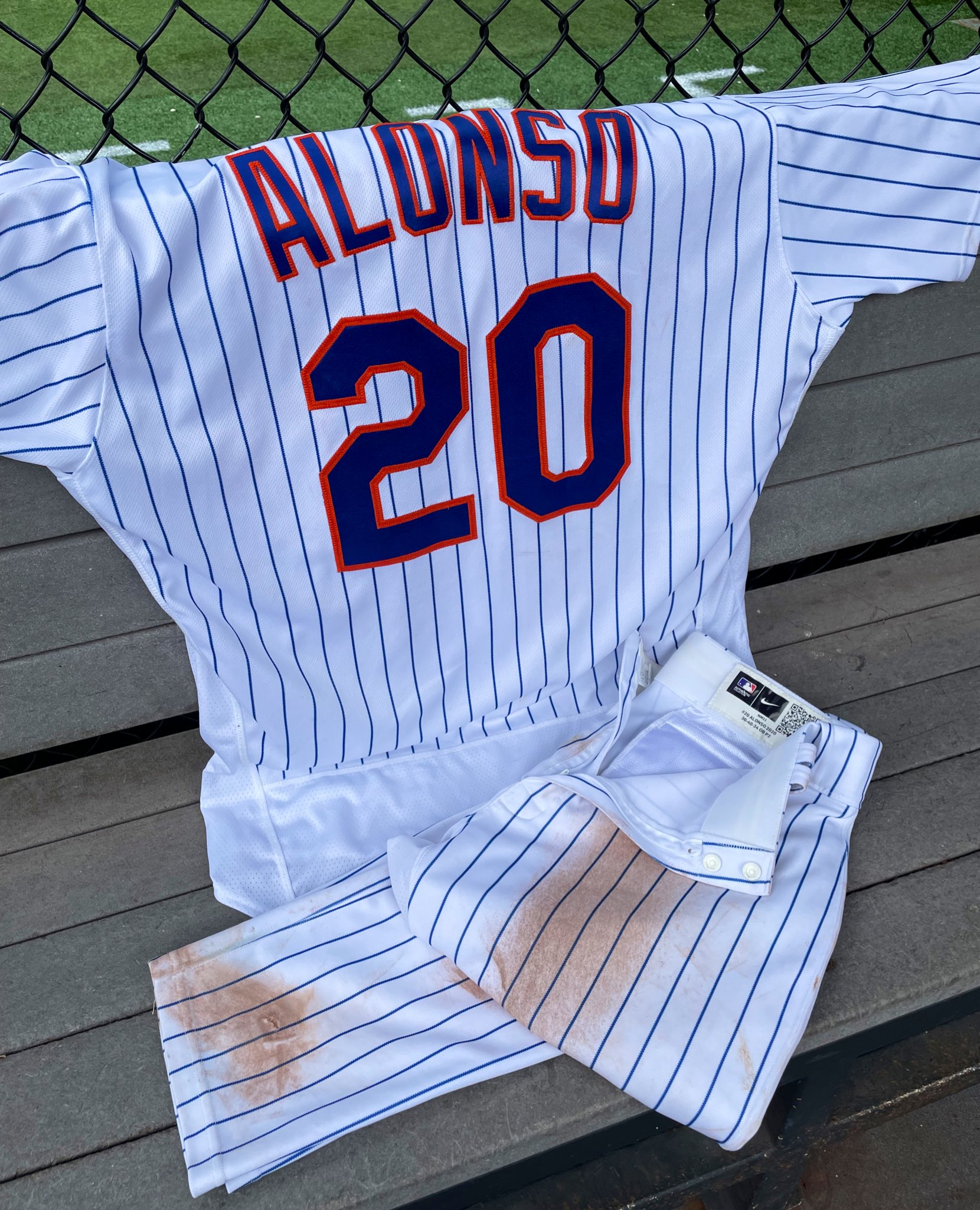 Amazin' Memorabilia on Twitter: Pete Alonso's game-used jersey and pants  from last night's win! @Mets #gameused #memorabilia #lgm #nym #citifield # Mets  / Twitter