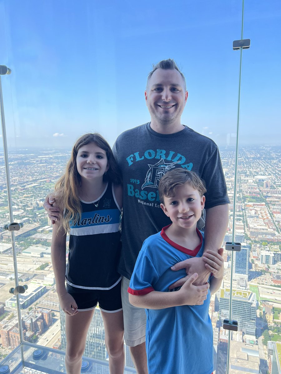 MoskowitzDan's tweet photo. @Marlins ready to see the #Marlins in #wrigleyfield  today in Chicago #gofish https://t.co/jkRXMXEPyf