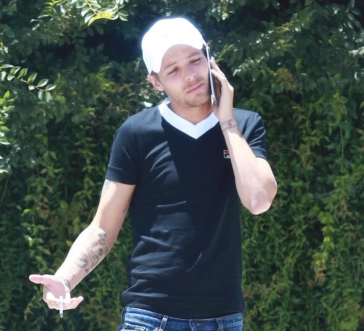 HLKUpdates's tweet photo. ⏮️| Hoy, hace 6 años, ¡Louis hacía 'berrinche' por llamada en Los Ángeles! 🥺🫶🏻 https://t.co/a8RpWVJeeB