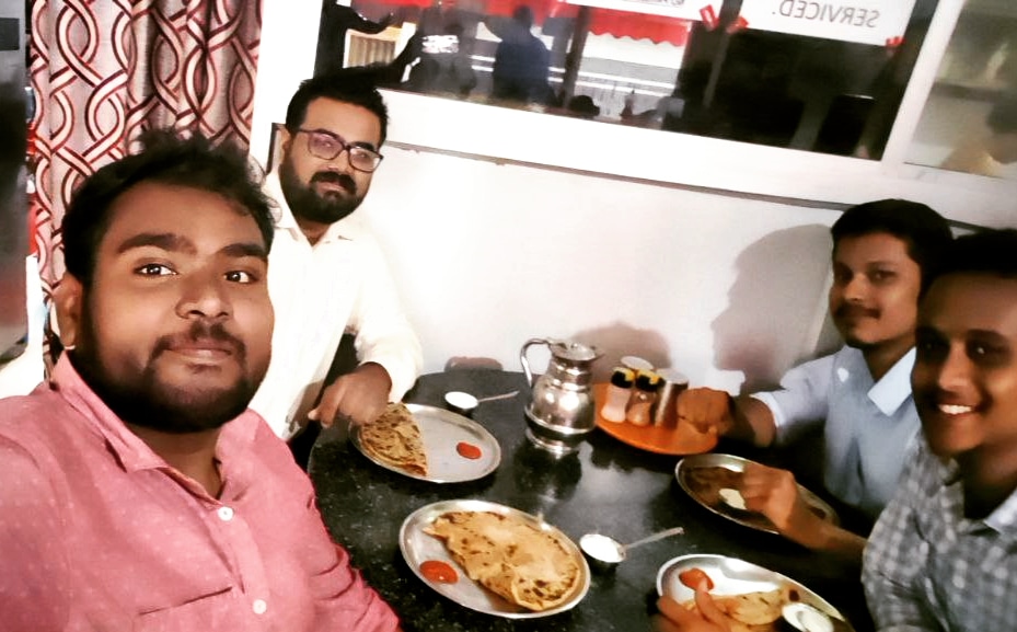 AddereCreations's tweet photo. Addere Creations - Team lunch.
A fun outing at one of the best Parotha places in Bangalore.
Work is important, but so is food 😜
#TeamLunch #Outing #Parotha #Fun #Food #TeamOuting #AddereCreations #Your3DDestination #RRNagar #Bangalore https://t.co/ZbcjS4VR9Y